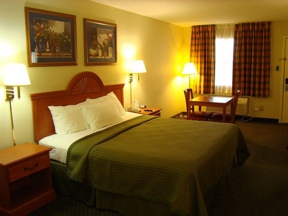 Quality Inn & Suites Garland - East Dallas Szoba fotó